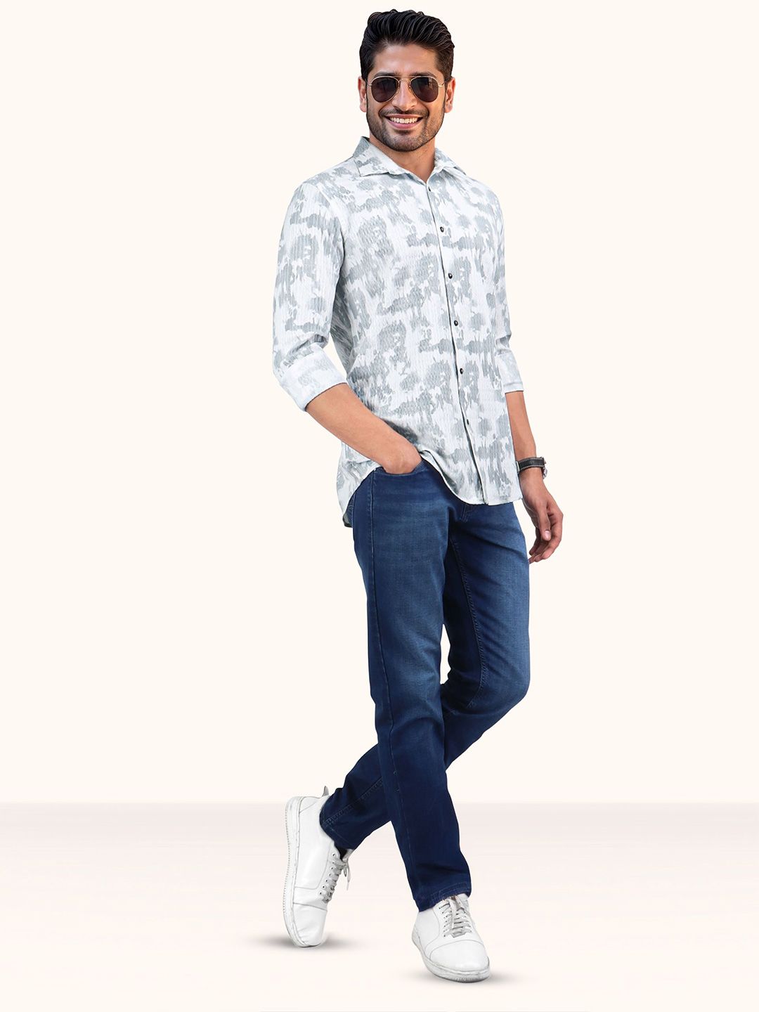 Men Regular Fit Graphic Casual Shirt